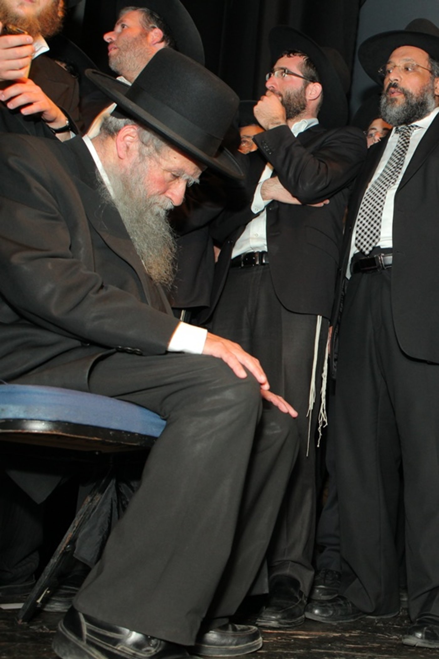 יום יארצייט ראשון לגרי"ש אלישיב: המונים בעצרת