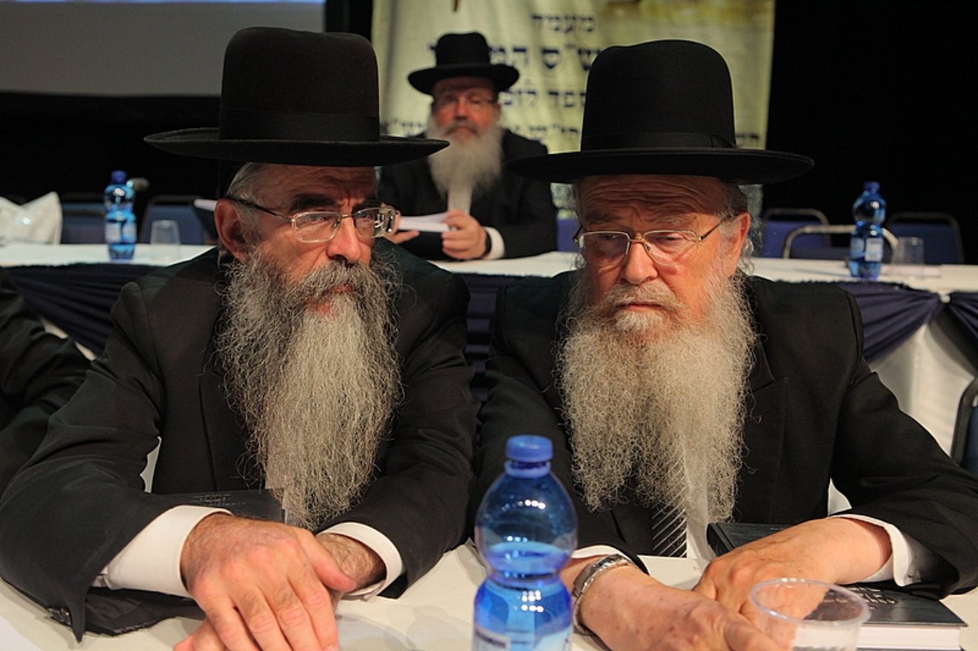 יום יארצייט ראשון לגרי"ש אלישיב: המונים בעצרת
