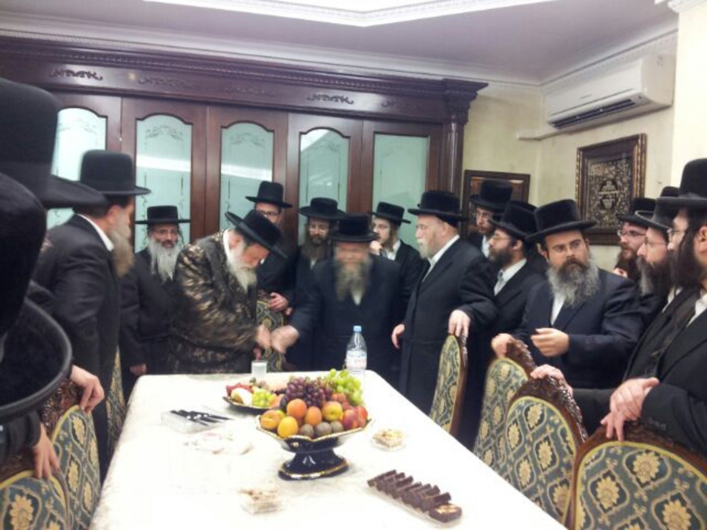 האדמו"ר מתולדות אברהם יצחק: לא אמכור השתתפותי בשמחת בעלזא