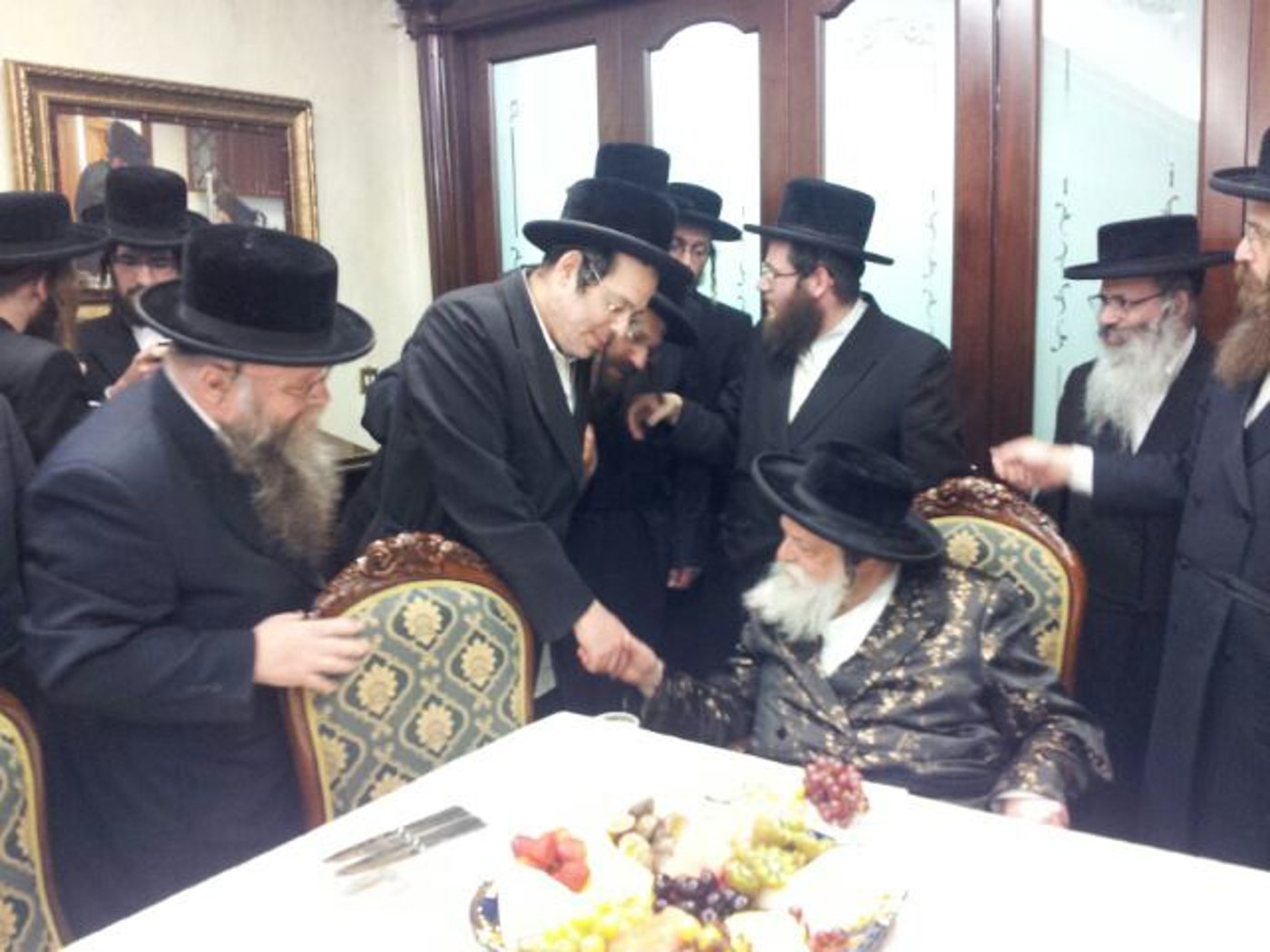 האדמו"ר מתולדות אברהם יצחק: לא אמכור השתתפותי בשמחת בעלזא