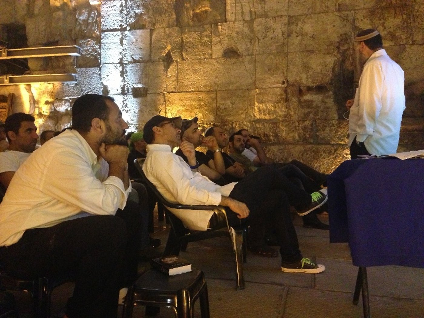 ליל תשעה באב בכותל: אומנים מתל-אביב בקודש הקודשים