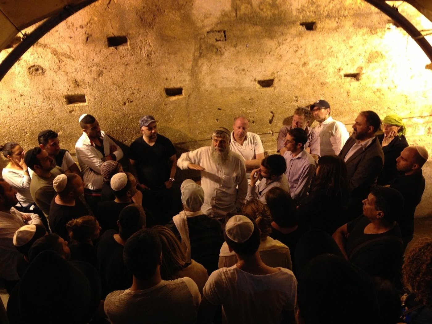 ליל תשעה באב בכותל: אומנים מתל-אביב בקודש הקודשים