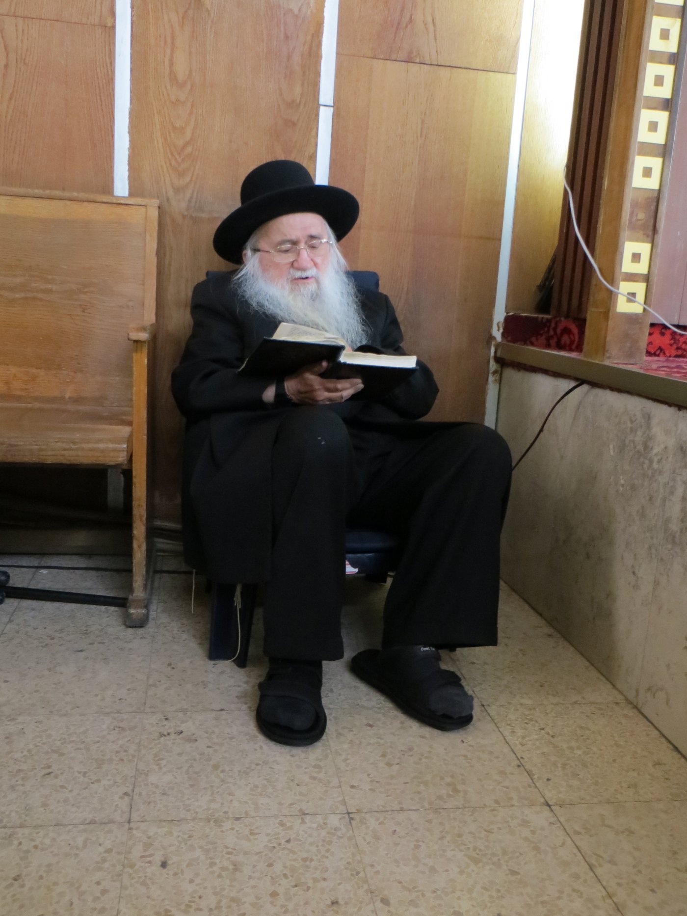 מיוחד: תשעה באב אצל גדולי ישראל מסביב לעולם