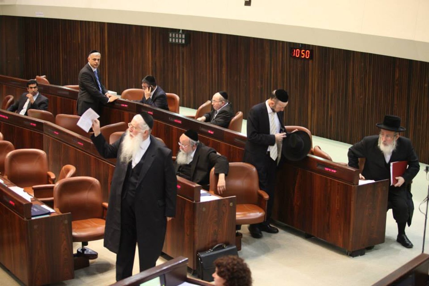 הח"כים החרדים יוצאים מהמליאה