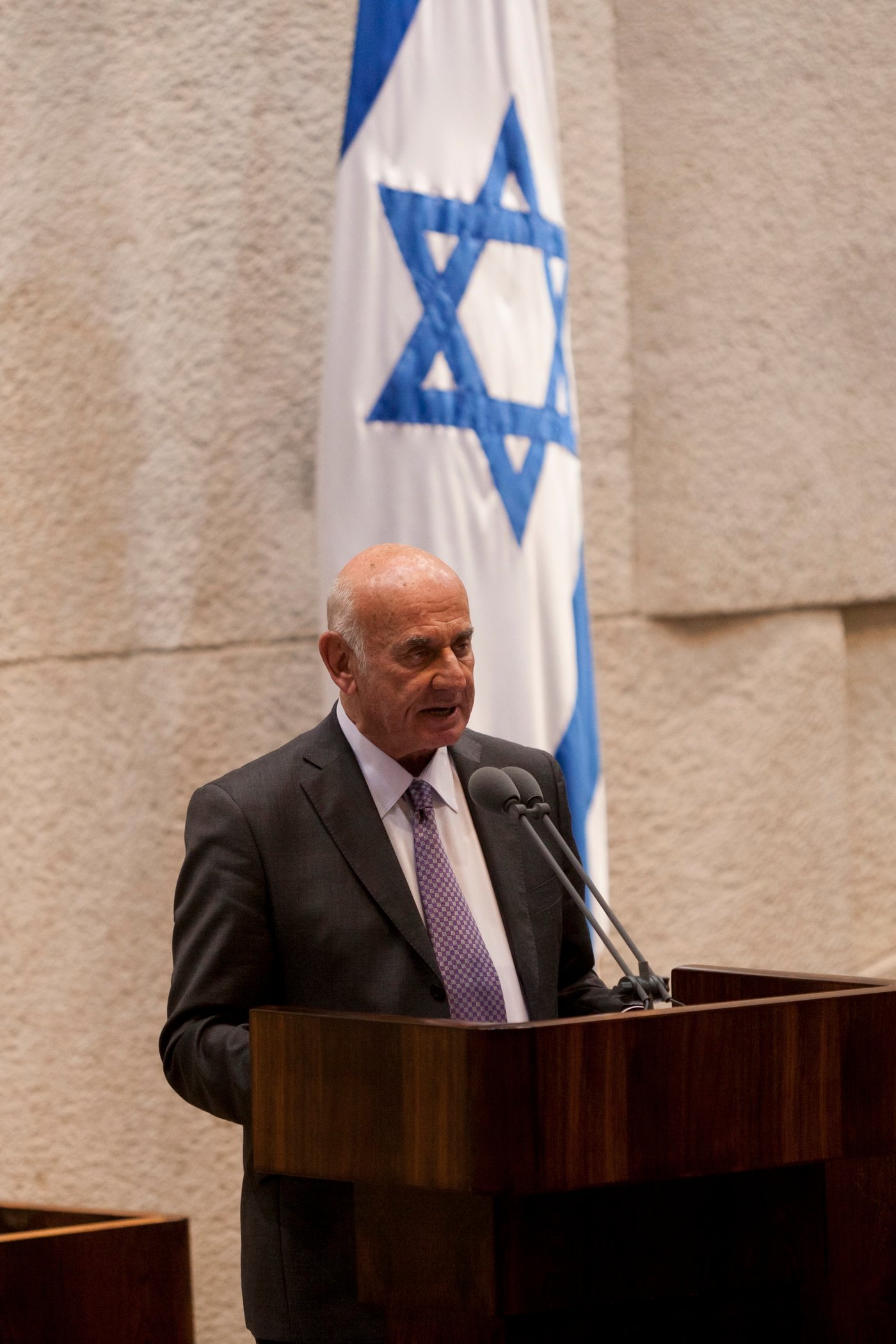 אזיקים וקריעה • תיעוד מהדיון הסוער בכנסת על חוק הגיוס