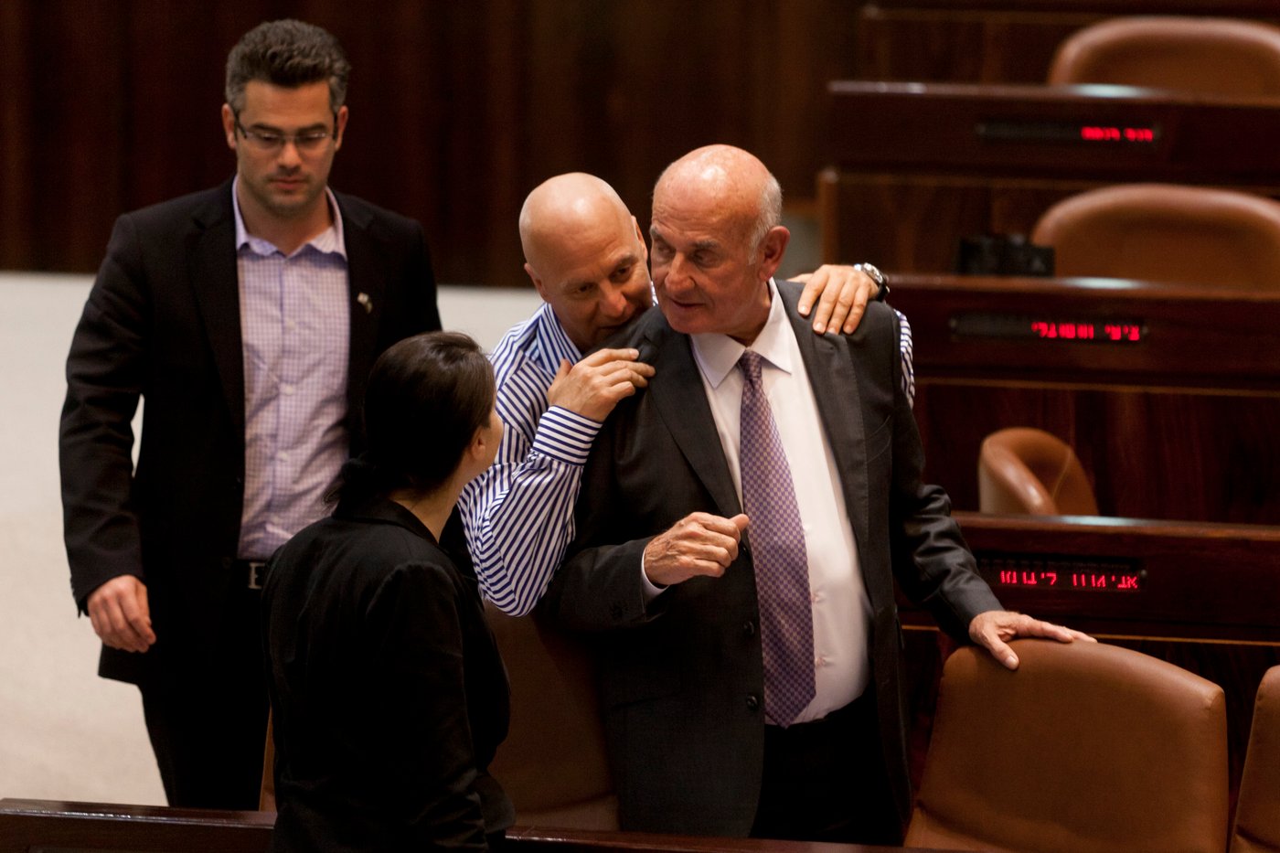 אזיקים וקריעה • תיעוד מהדיון הסוער בכנסת על חוק הגיוס
