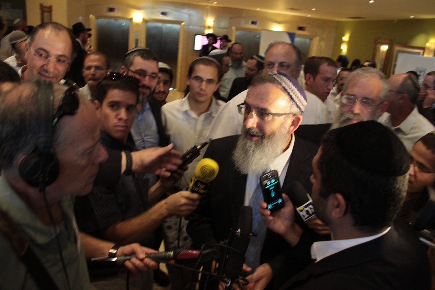 הבחירות לרבנות הראשית • תיעוד ענק