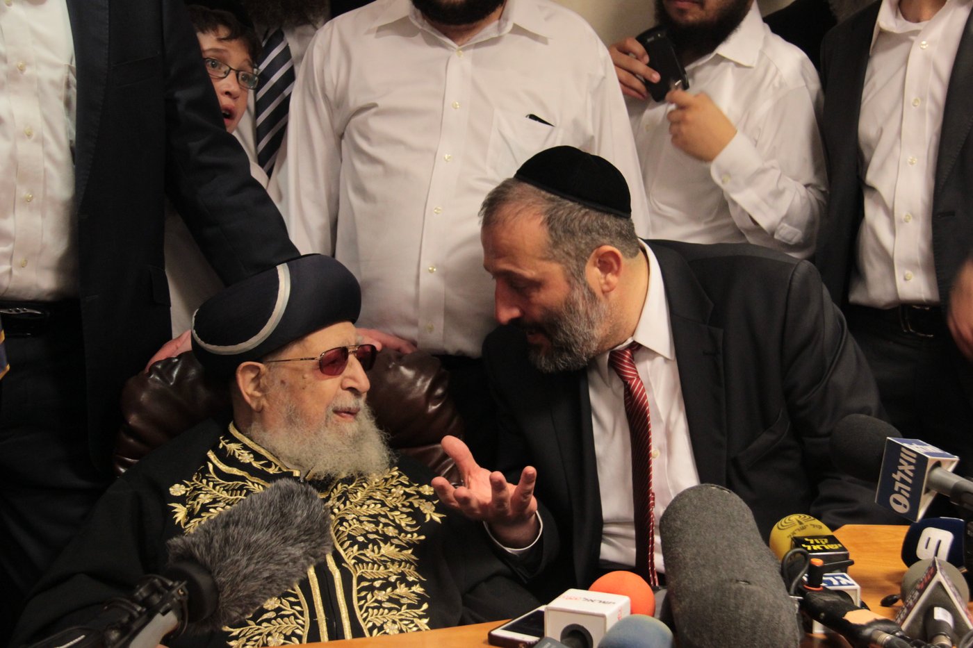 מרן הרב עובדיה יוסף: "כמעט נואשתי, רבי יצחק יהיה רב של כל ישראל"