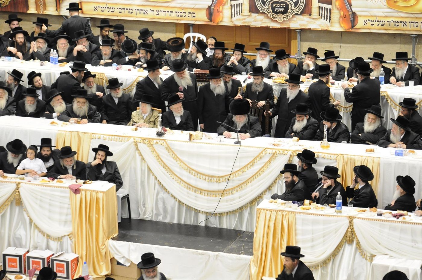 סגירת מעגל בבעלזא: חתונת הנכדה - בתאריך חתונת הנכד