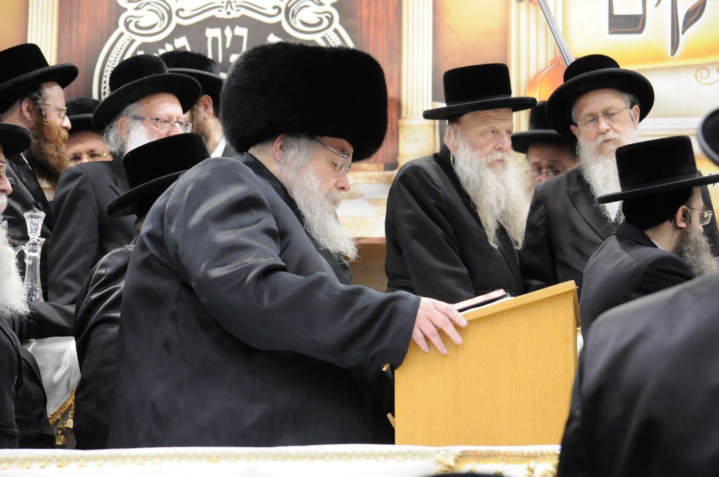 סגירת מעגל בבעלזא: חתונת הנכדה - בתאריך חתונת הנכד