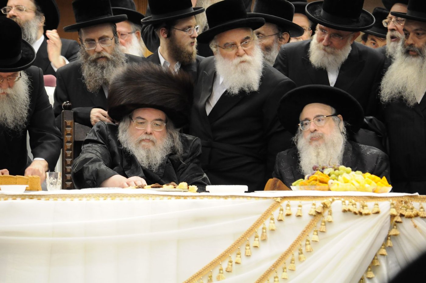 סגירת מעגל בבעלזא: חתונת הנכדה - בתאריך חתונת הנכד