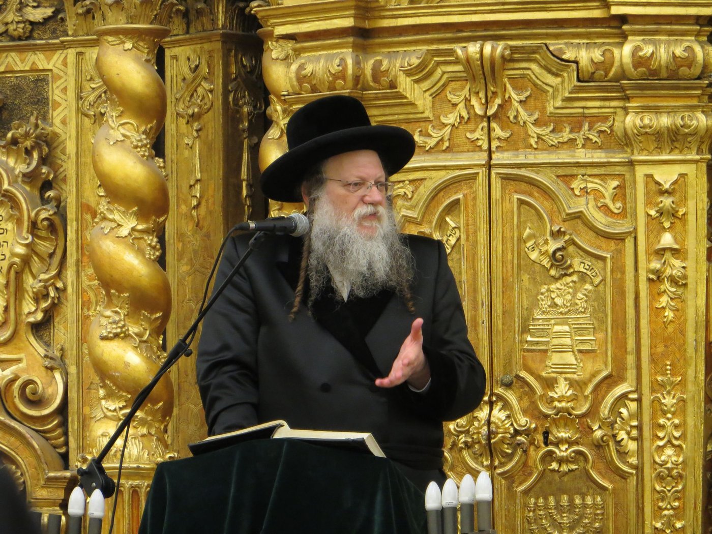 פוניבז': האדמו"ר ממודז'יץ מסר שיעור בהיכל הישיבה