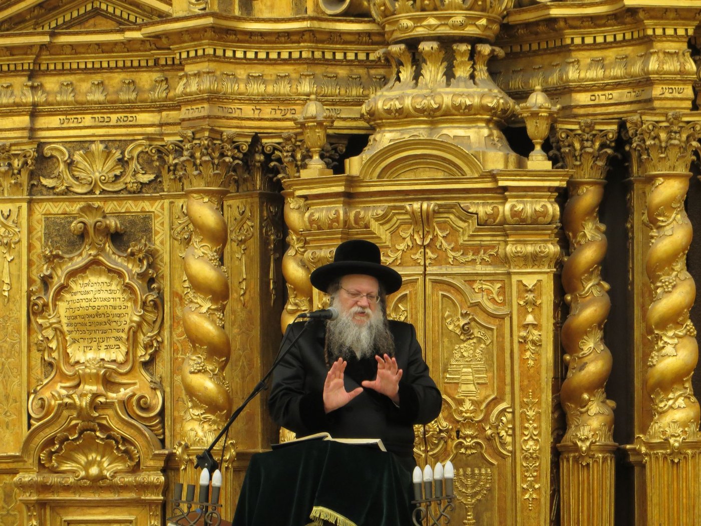 פוניבז': האדמו"ר ממודז'יץ מסר שיעור בהיכל הישיבה