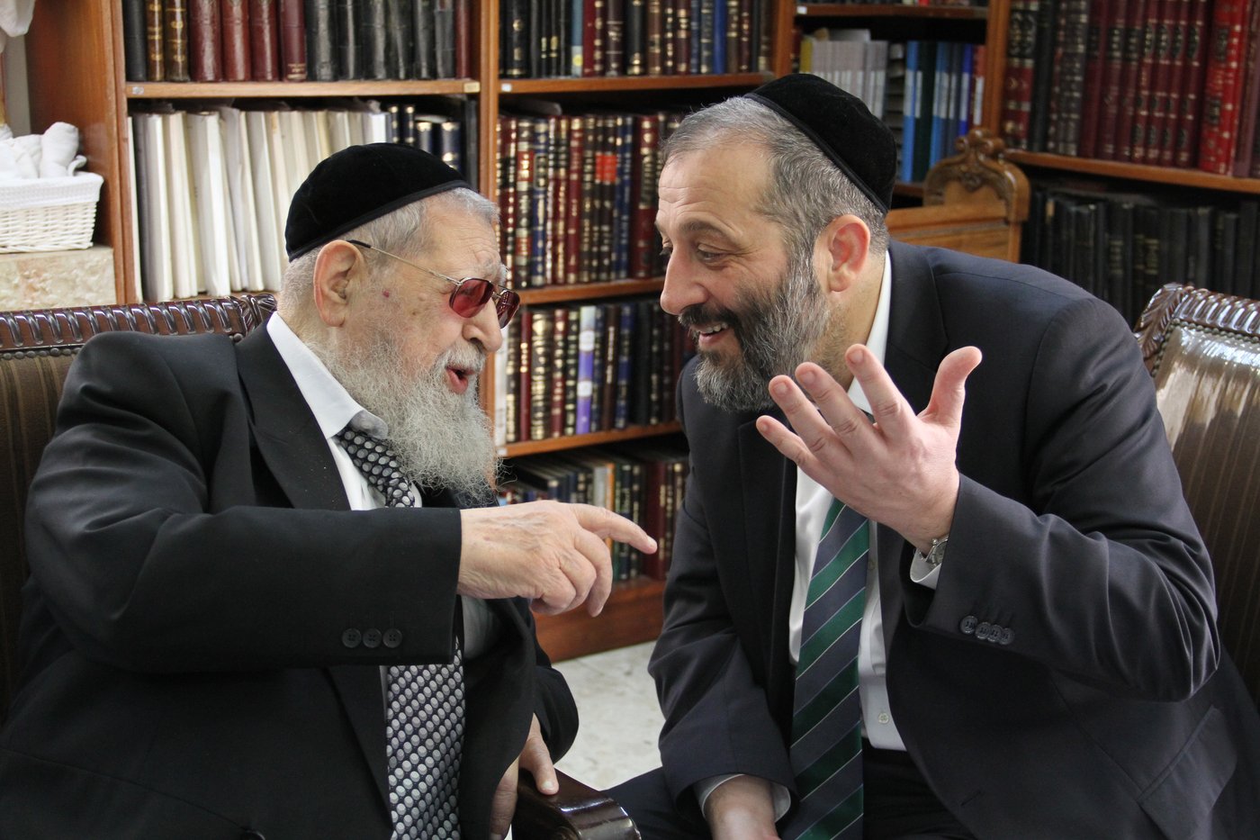 "פגע במרן הרב עובדיה יוסף", דרעי והגר"ע יוסף