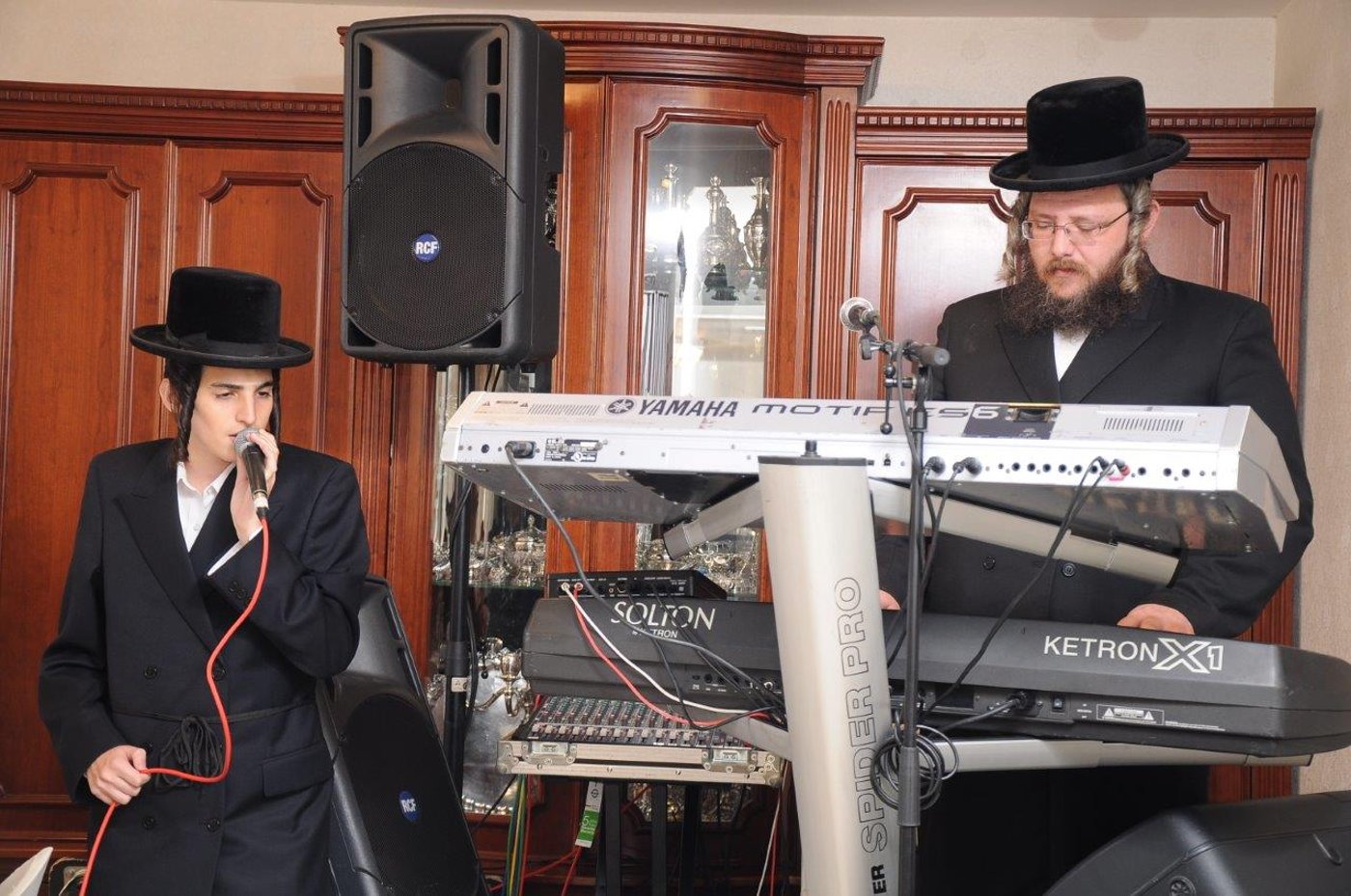 בית דין לדיני ממונות הוקם בחסידות בעלזא • גלריה