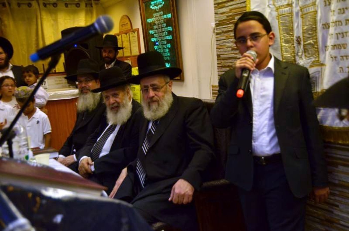 הקדיש שיר. ילד הפלא אריה פרטוש והרב יצחק יוסף