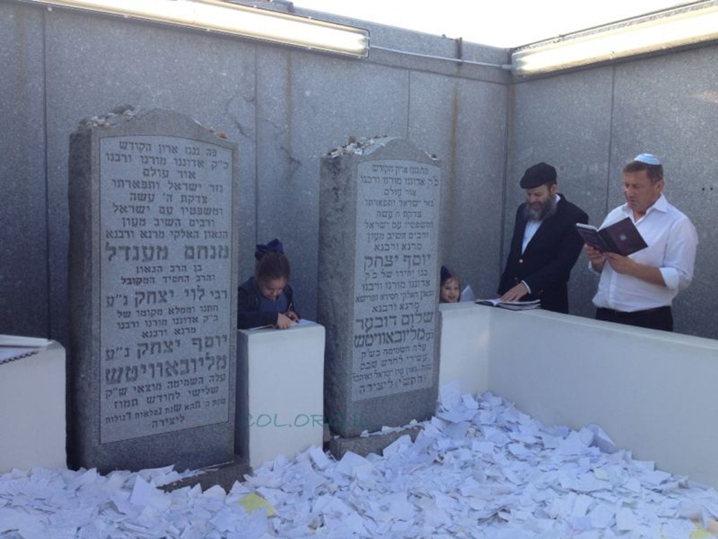 צפו בגלריה: נוחי דנקנר מבקר ב-770