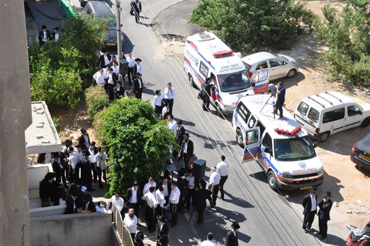 צפו: מאות בהלווית הנגיד ר' שלמה זקהיים