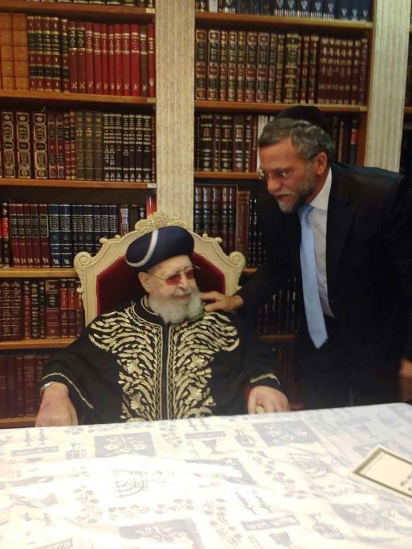 מרן הגר"ע יוסף לקריספל: 'אתה מועמד ש"ס באלעד'