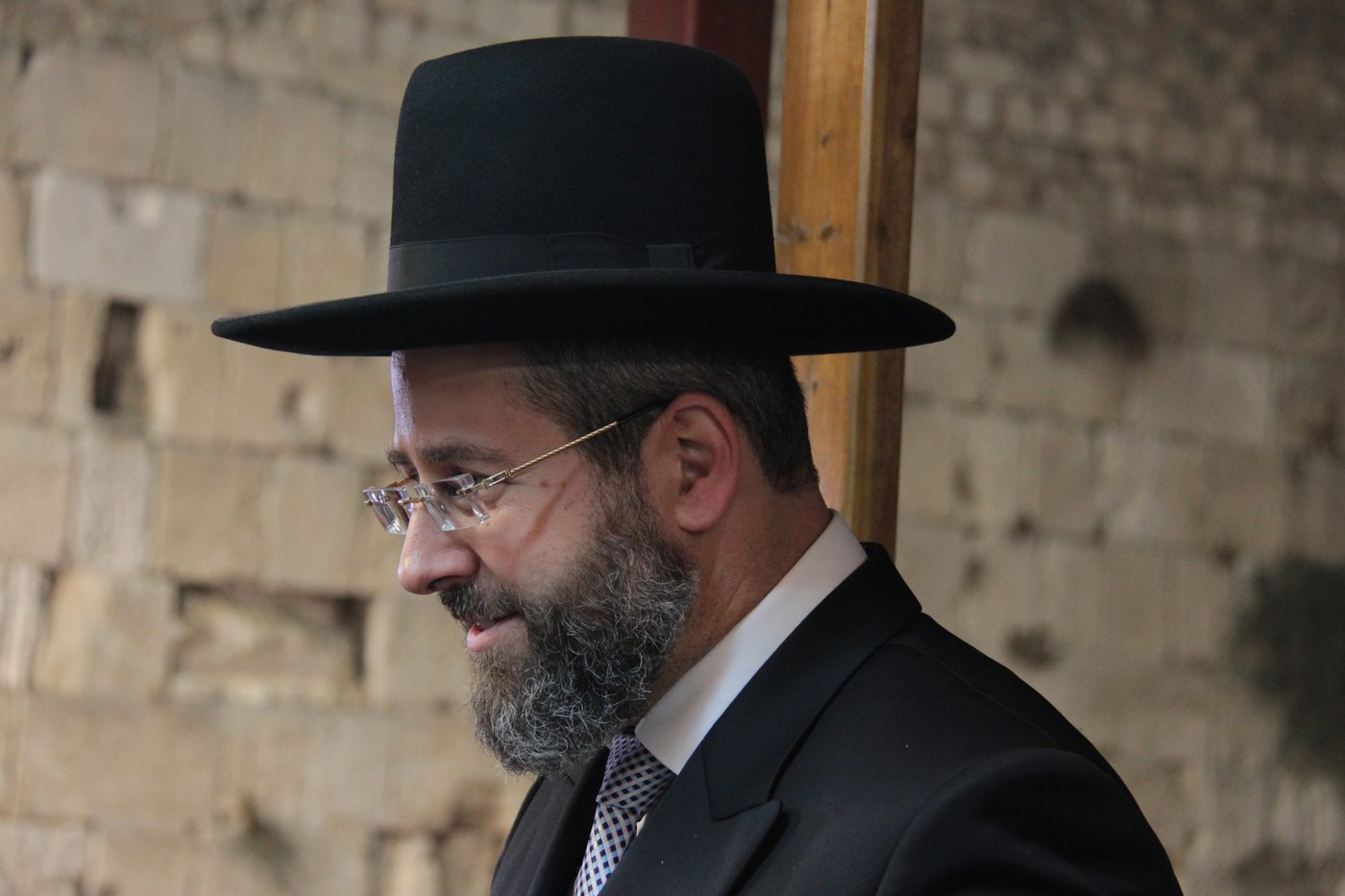 אַדִּירֵי אֲיֻמָּה, יַאְדִּירוּ: רבבות בכותל
