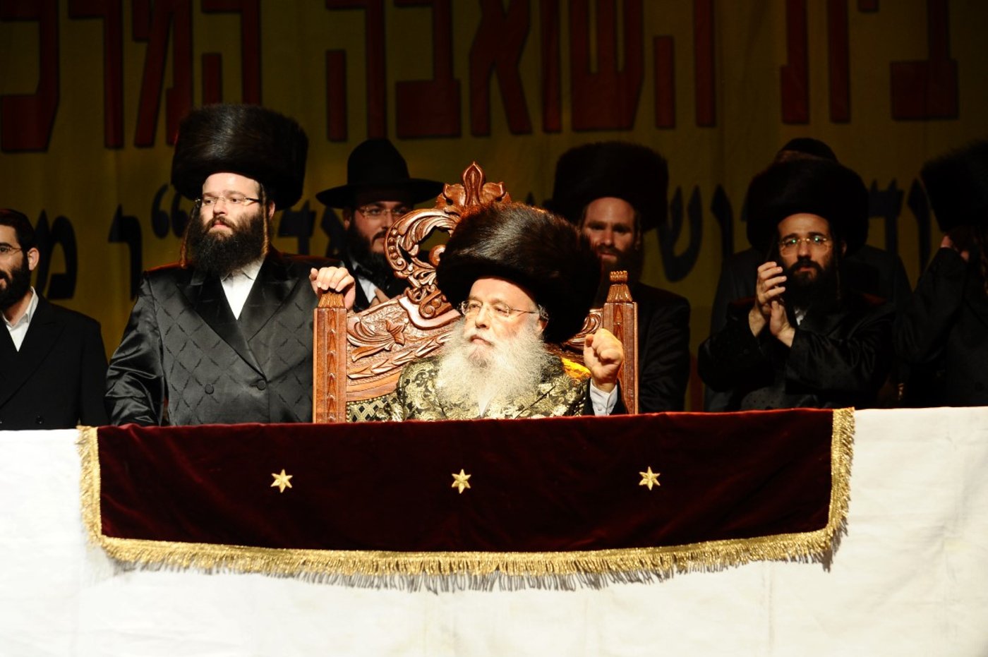 למעלה מ- 40 אלף איש בשמחת בית השואבה של חסידות מישקולץ בפתח תקוה