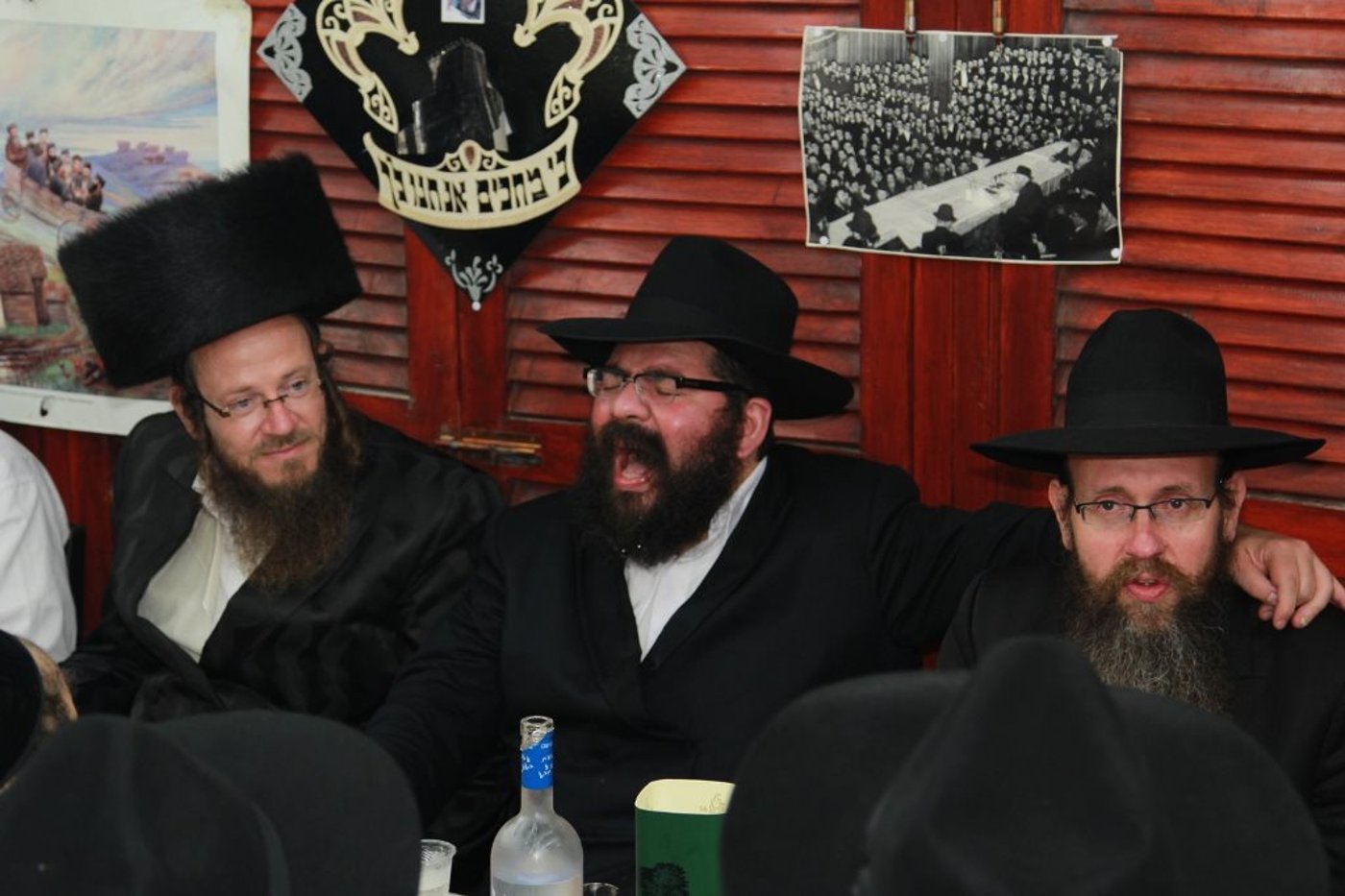 ביתר עילית: המתמודדים לעירייה השתתפו בהתוועדות חב"דית