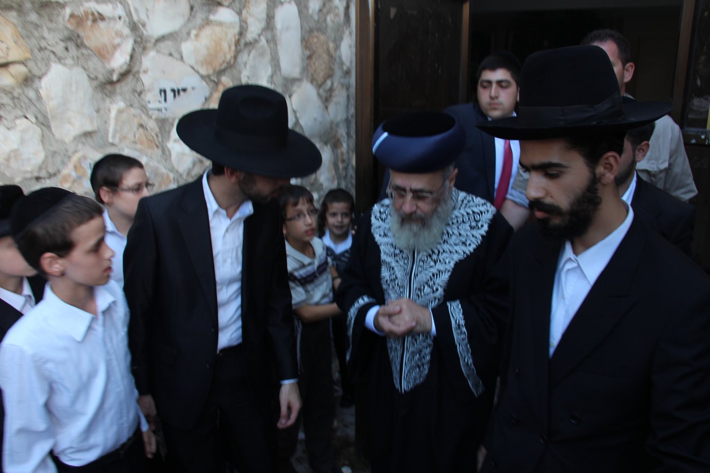 צפו: הקבלת פני רבו בסוכת הראשל"צ