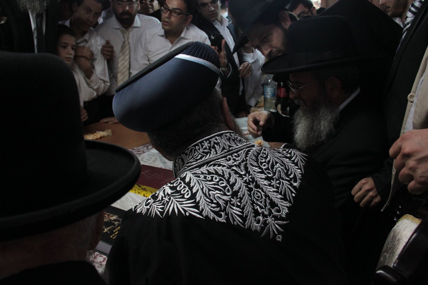 צפו: הקבלת פני רבו בסוכת הראשל"צ