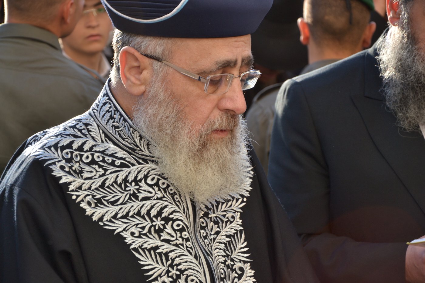 אלפים בעצרת תפילה לרפואת מרן הרב עובדיה יוסף