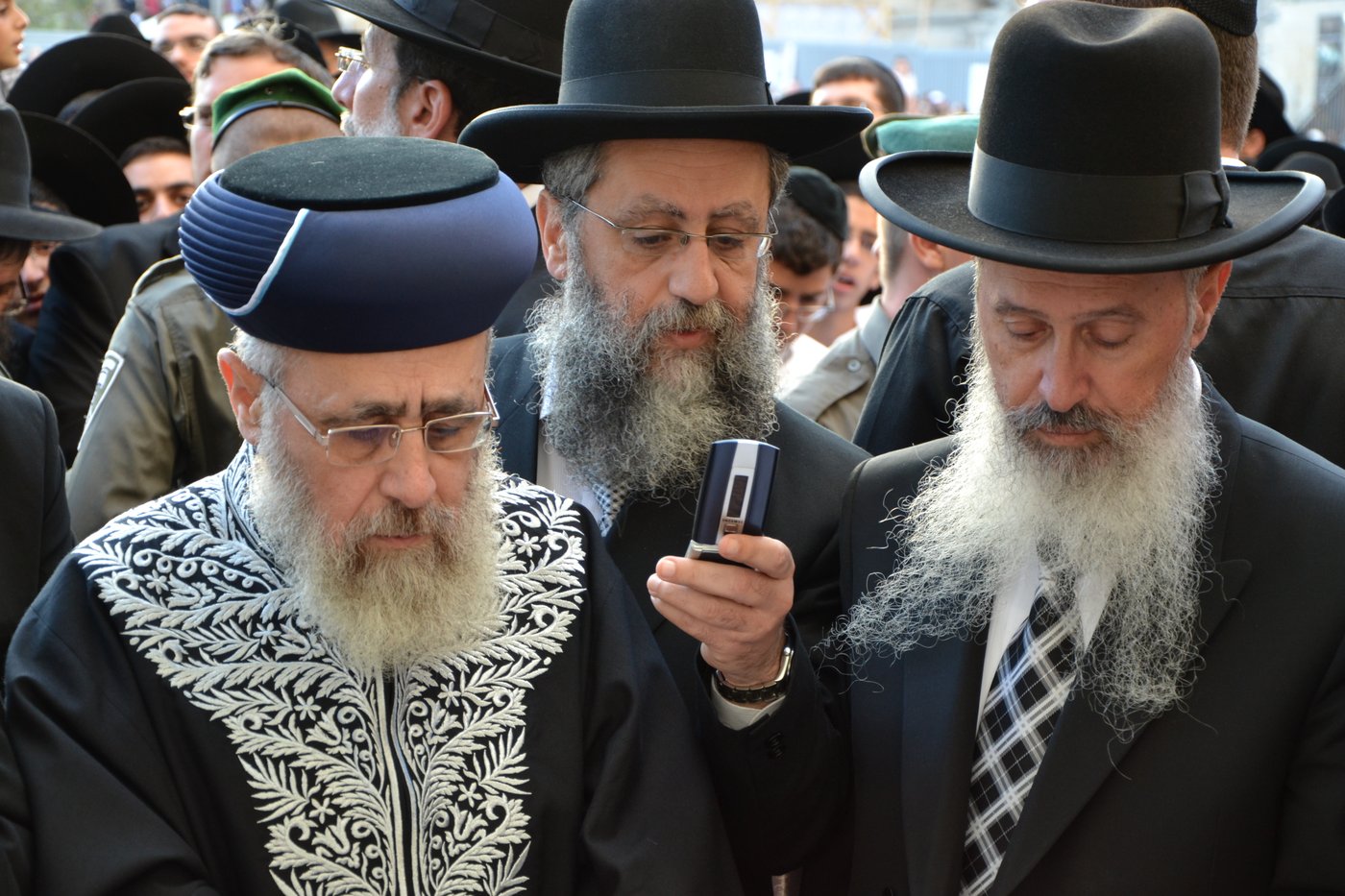 אלפים בעצרת תפילה לרפואת מרן הרב עובדיה יוסף
