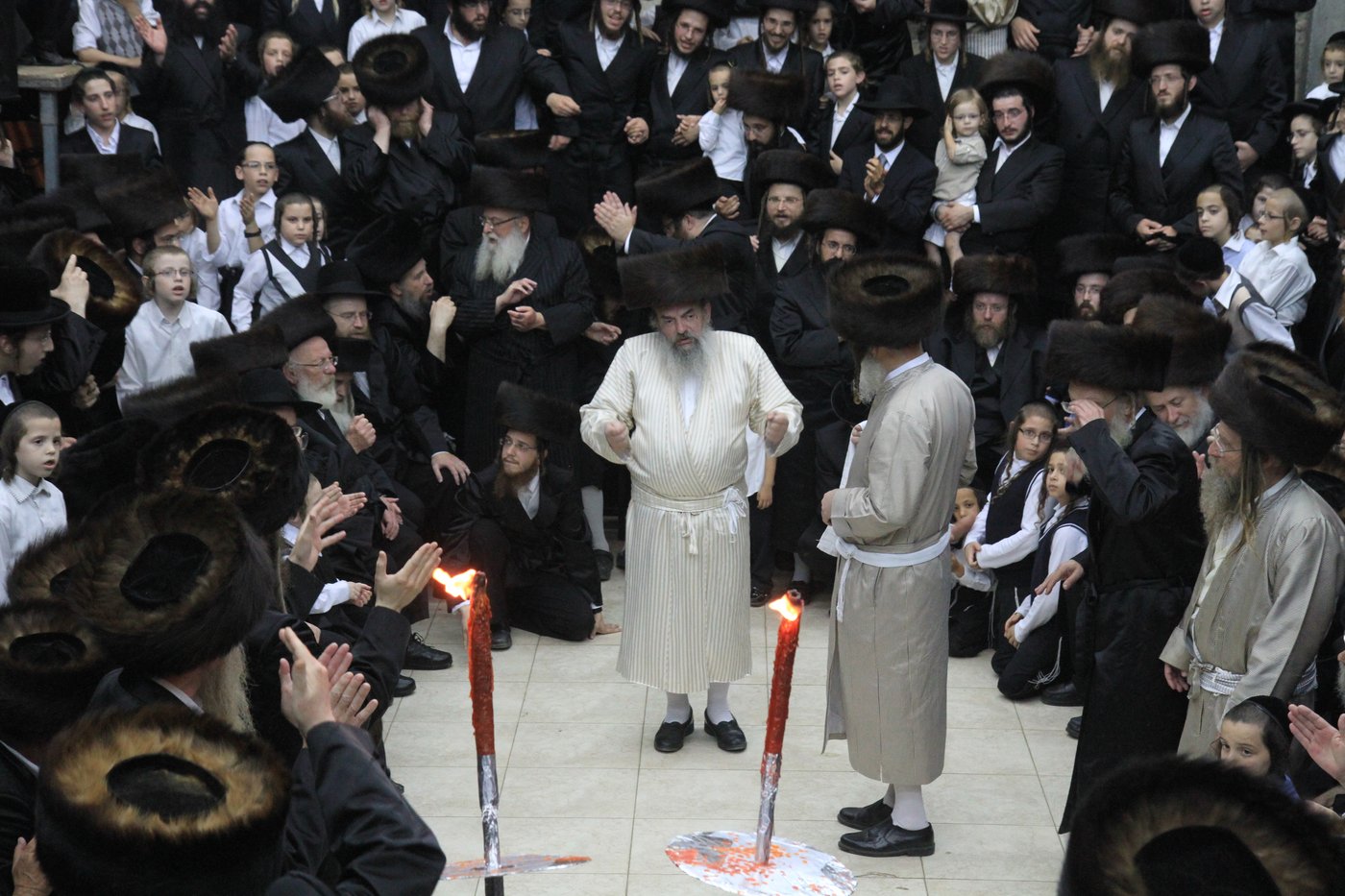 בית שמש: שירה סוחפת בשמחת בית השואבה בלעלוב • וידאו ותמונות