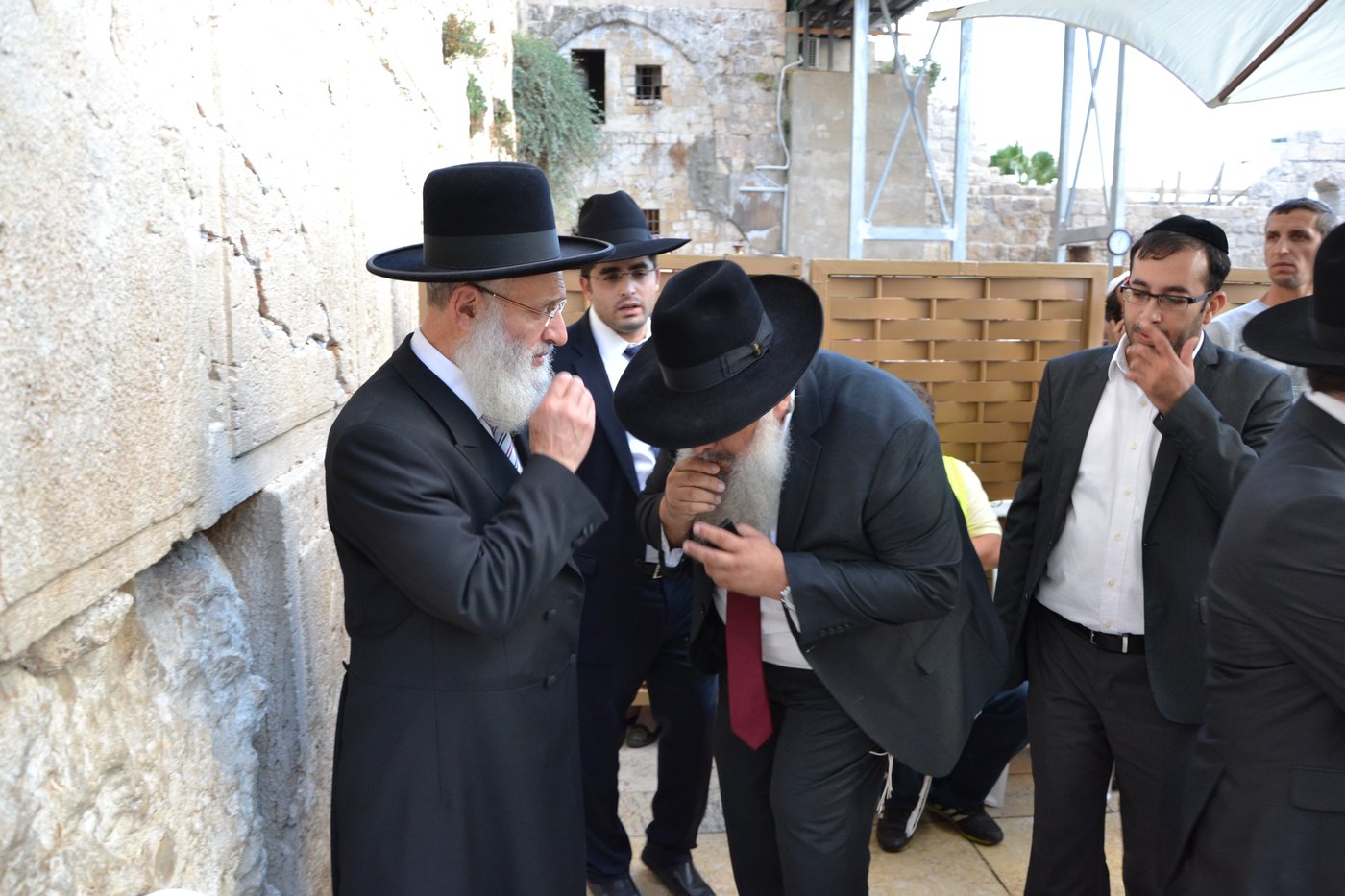 אלפים בעצרת תפילה לרפואת מרן הרב עובדיה יוסף