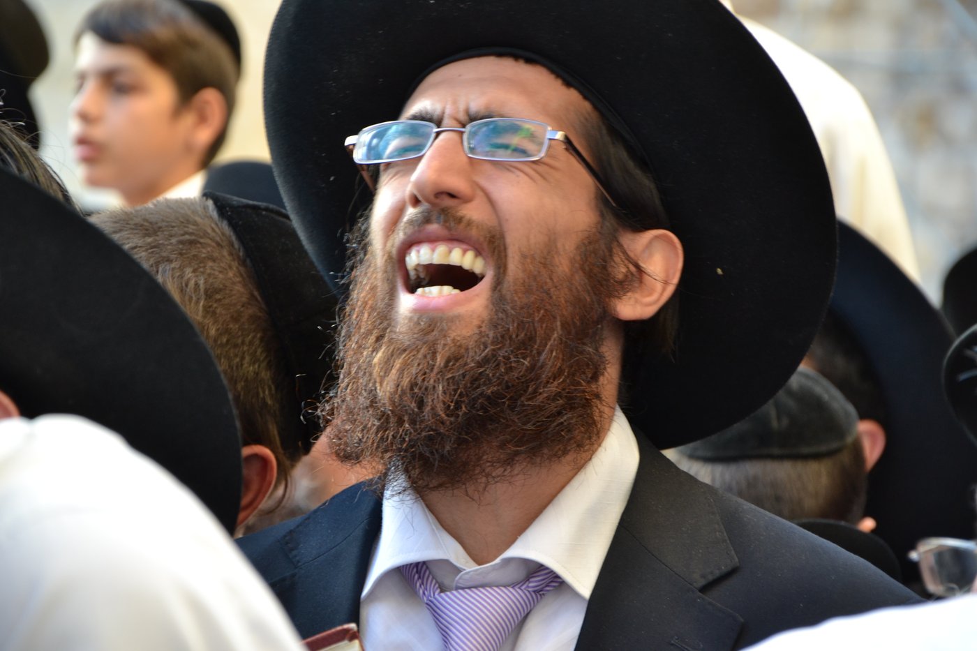 אלפים בעצרת תפילה לרפואת מרן הרב עובדיה יוסף