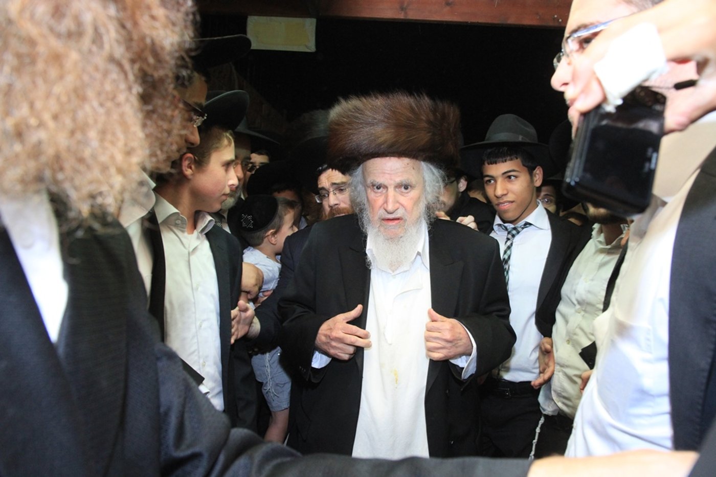 בסוכת משה אבוטבול: הגר"ש אויערבך