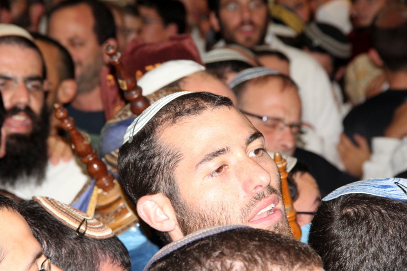 מי שברך לרב עובדיה בהקפות שניות של מרכז הרב