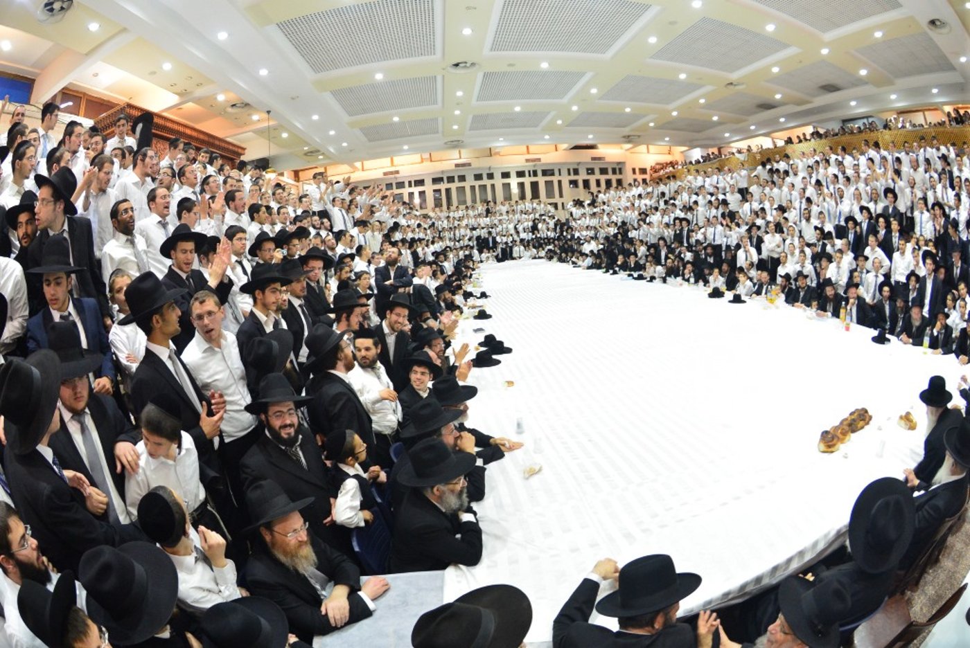 "טיש" ליטאי בישיבת פוניבז' • גלריה