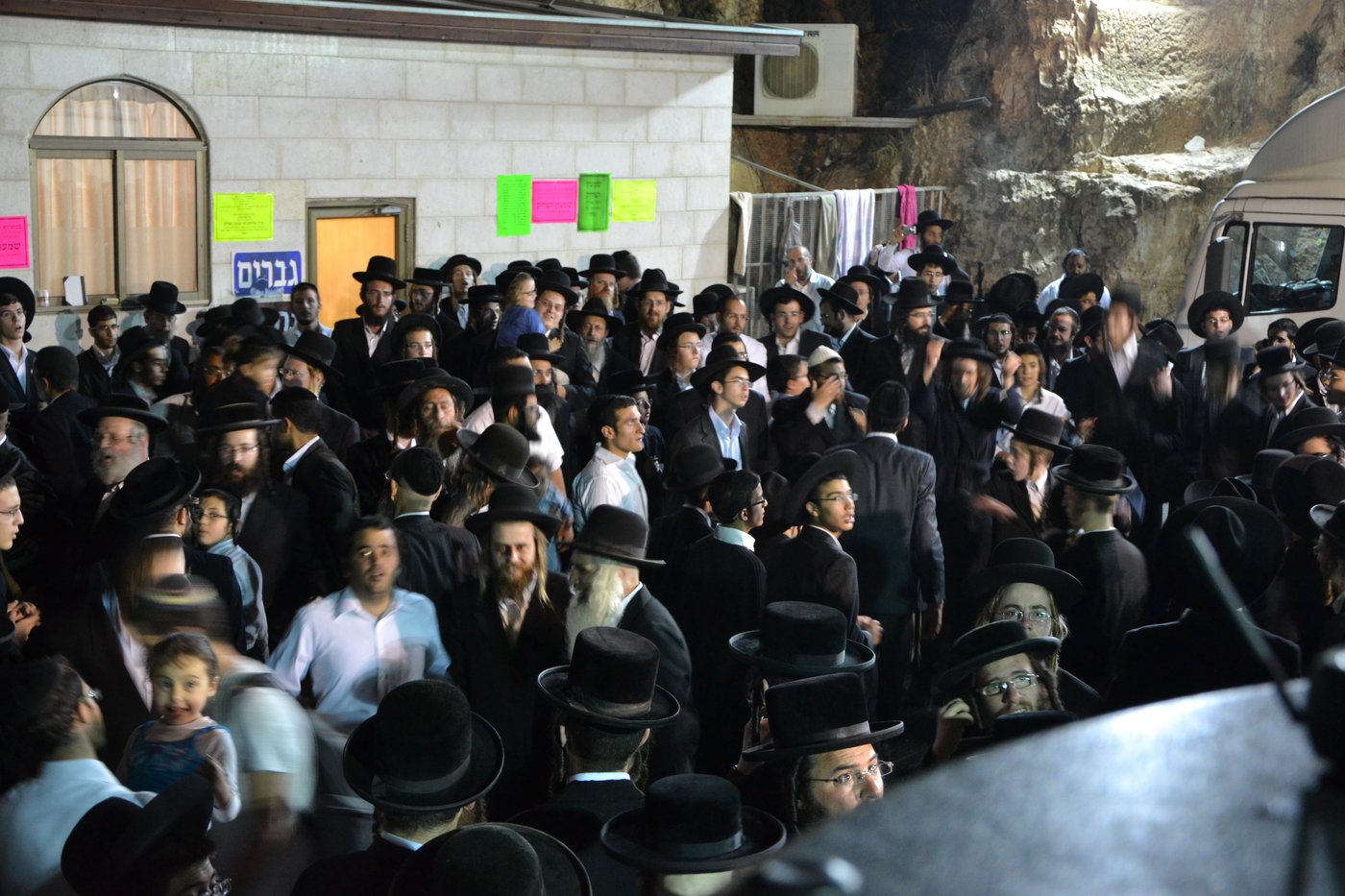 גלריה: אלפים בהילולת שמעון הצדיק