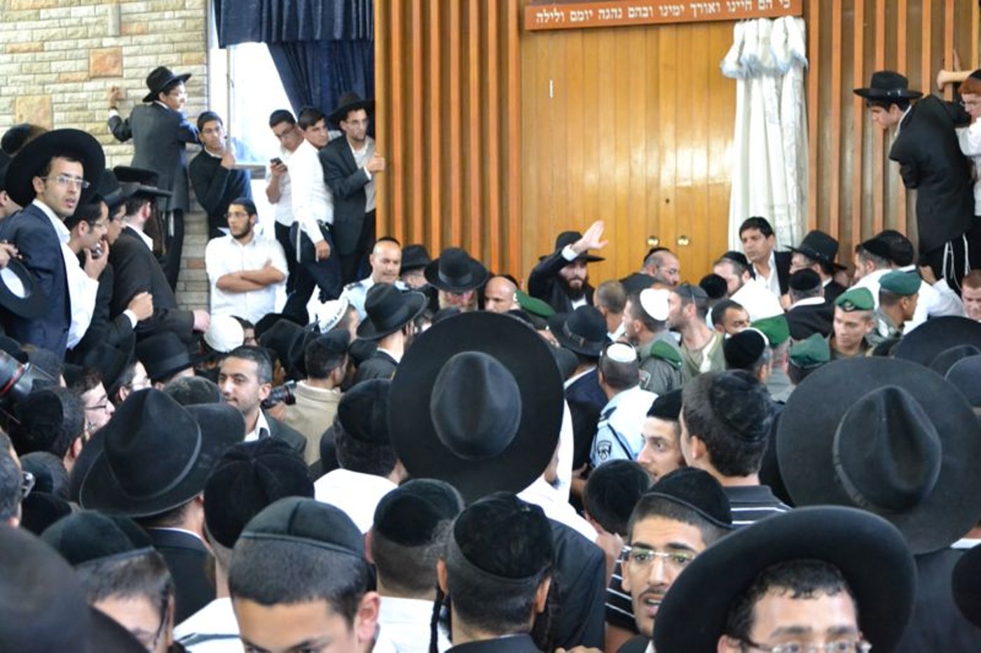 מסע הלווית מרן הגאון רבי עובדיה יוסף זצ"ל • גלריה מתעדכנת