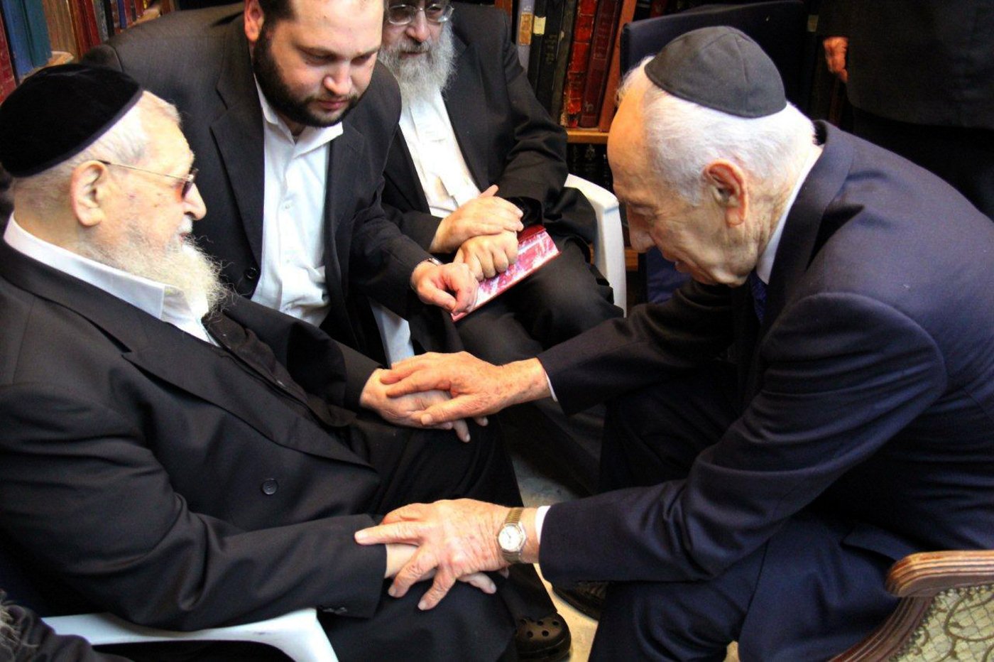 מרן פוסק הדור הגאון רבי עובדיה יוסף זצוק"ל • תמונות חייו