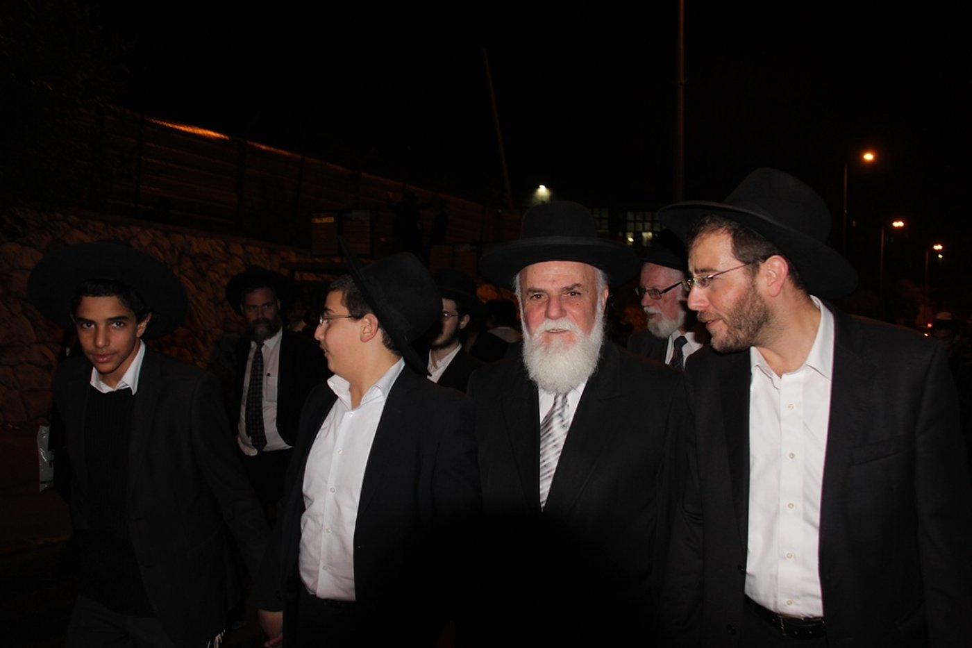 כמיליון איש נפרדו ממרן הרב עובדיה