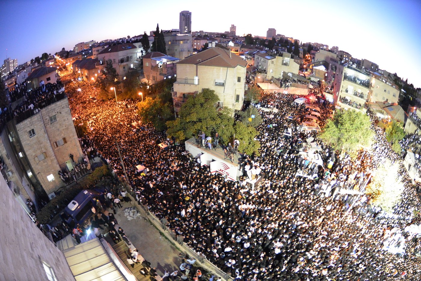 מסע הלוויה: מיליון נפרדים, מאה תמונות • גלריה