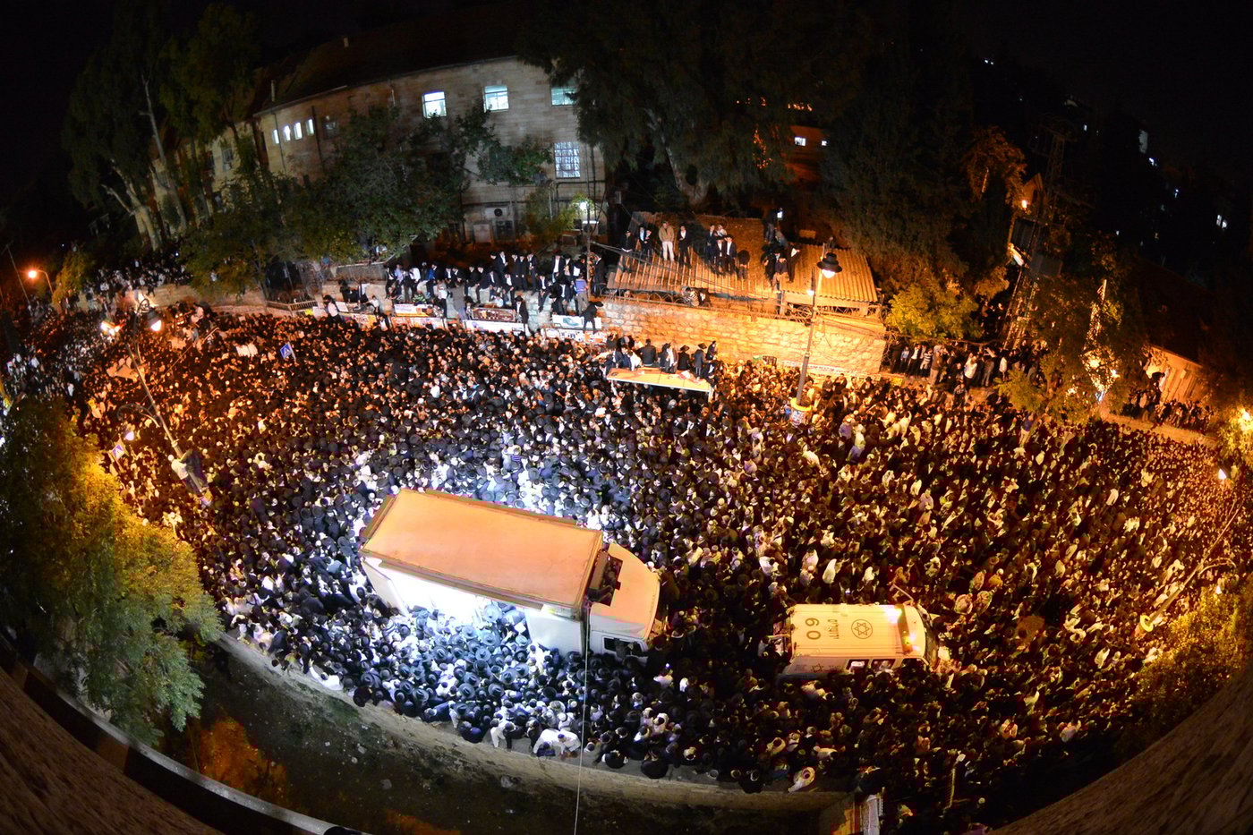 מסע הלוויה: מיליון נפרדים, מאה תמונות • גלריה