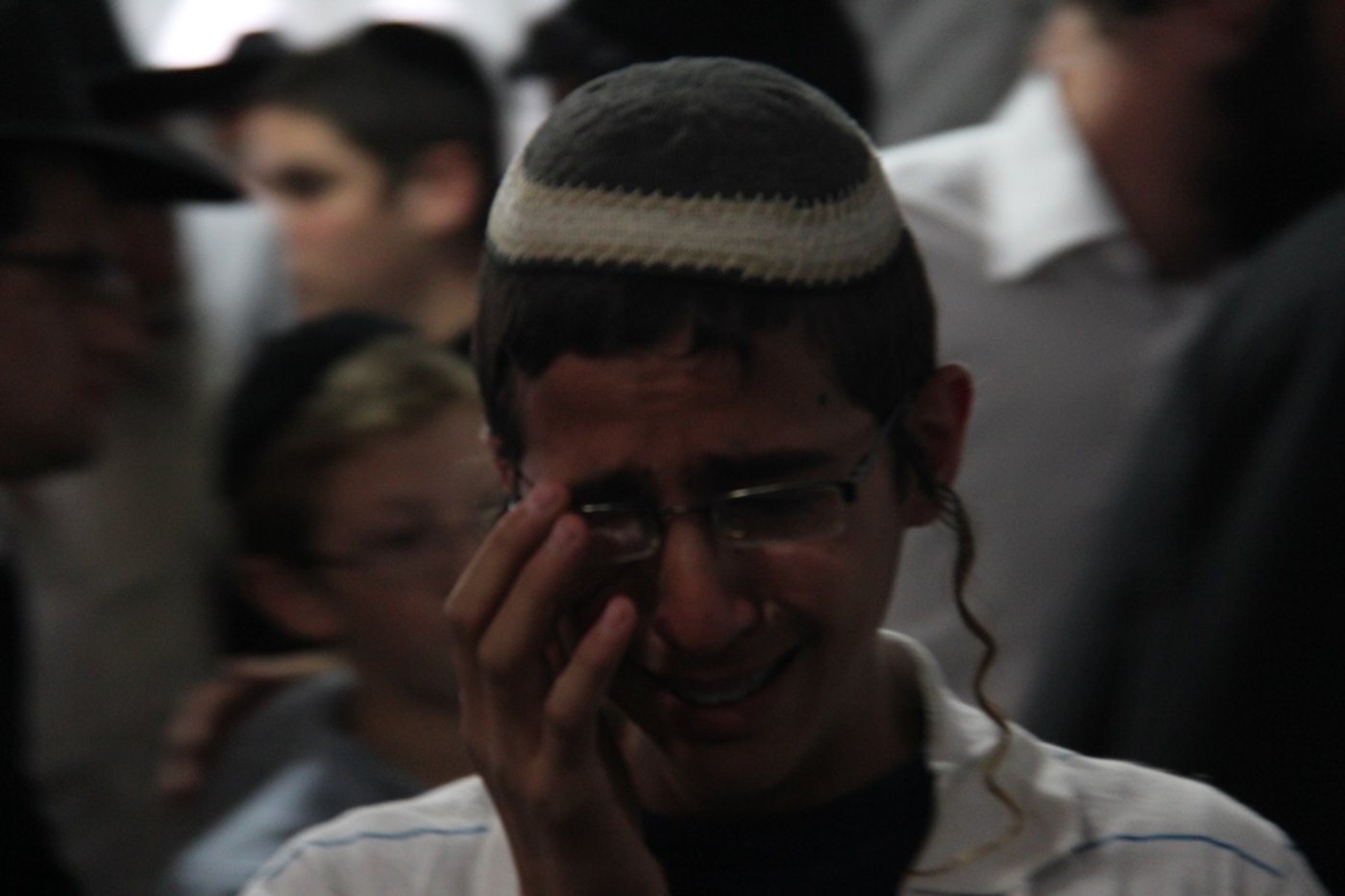 גלרית ענק: אלפים ובראשם גדולי ישראל בניחום אבלים בבית הגר"ע יוסף זצוק"ל