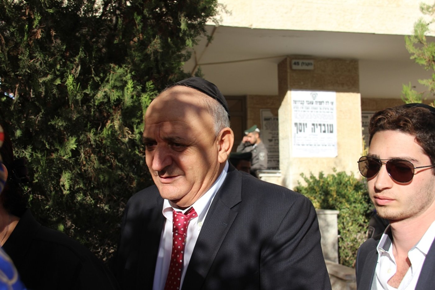 גלרית ענק: אלפים ובראשם גדולי ישראל בניחום אבלים בבית הגר"ע יוסף זצוק"ל