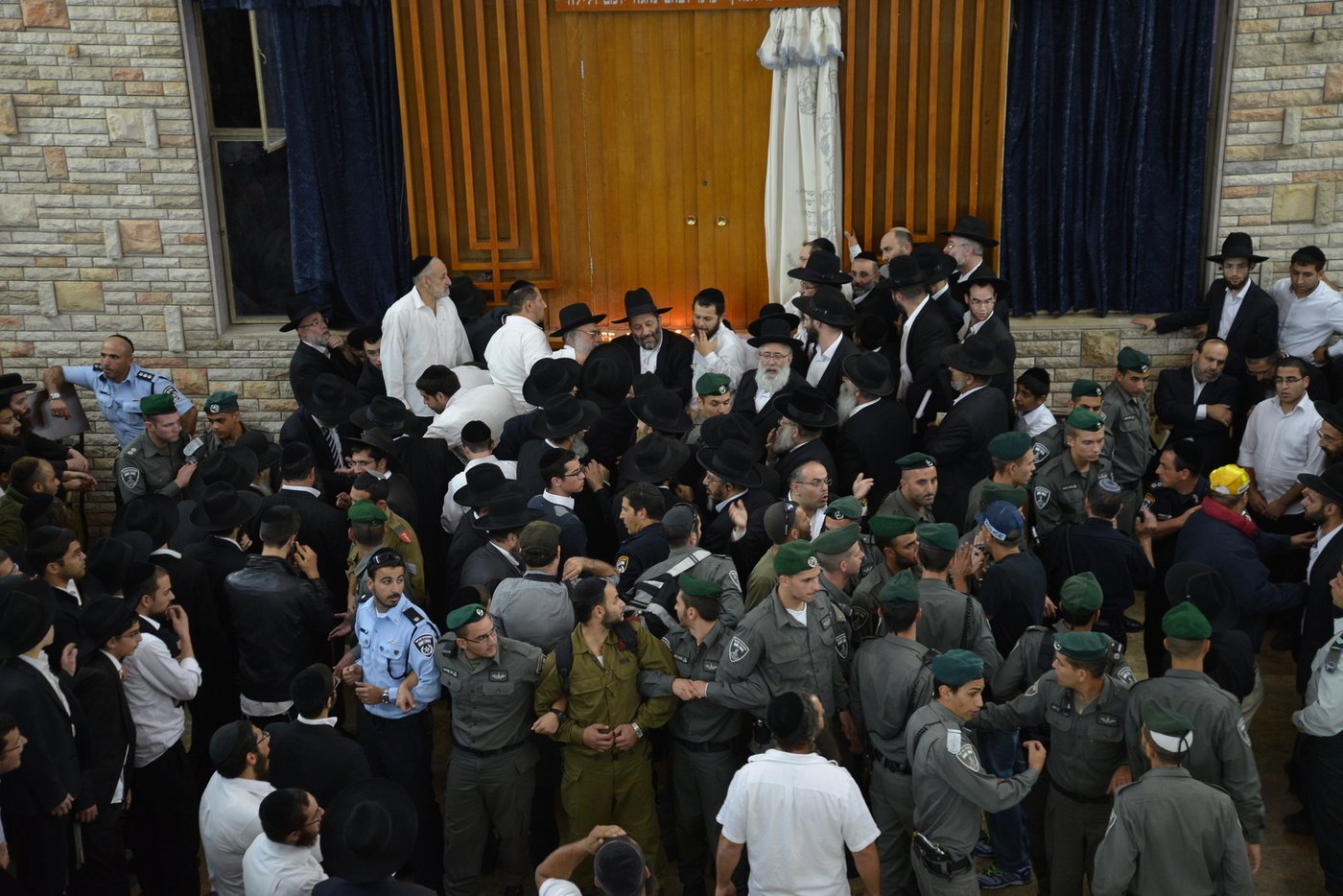 מסע הלוויה: מיליון נפרדים, מאה תמונות • גלריה