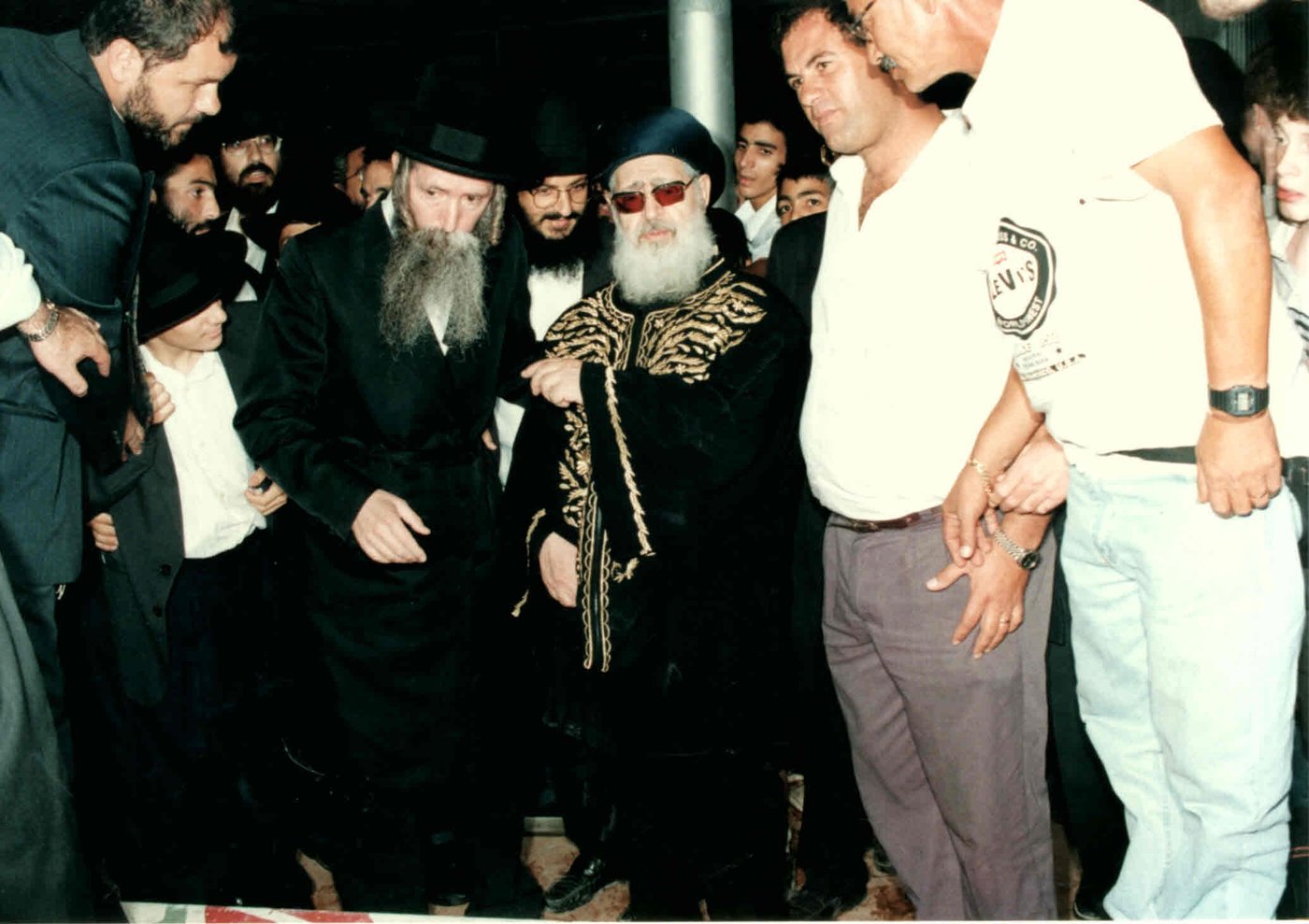 תיעוד מרגש: אהבת מרן הרב עובדיה יוסף זצ"ל לרב יצחק דוד גרוסמן