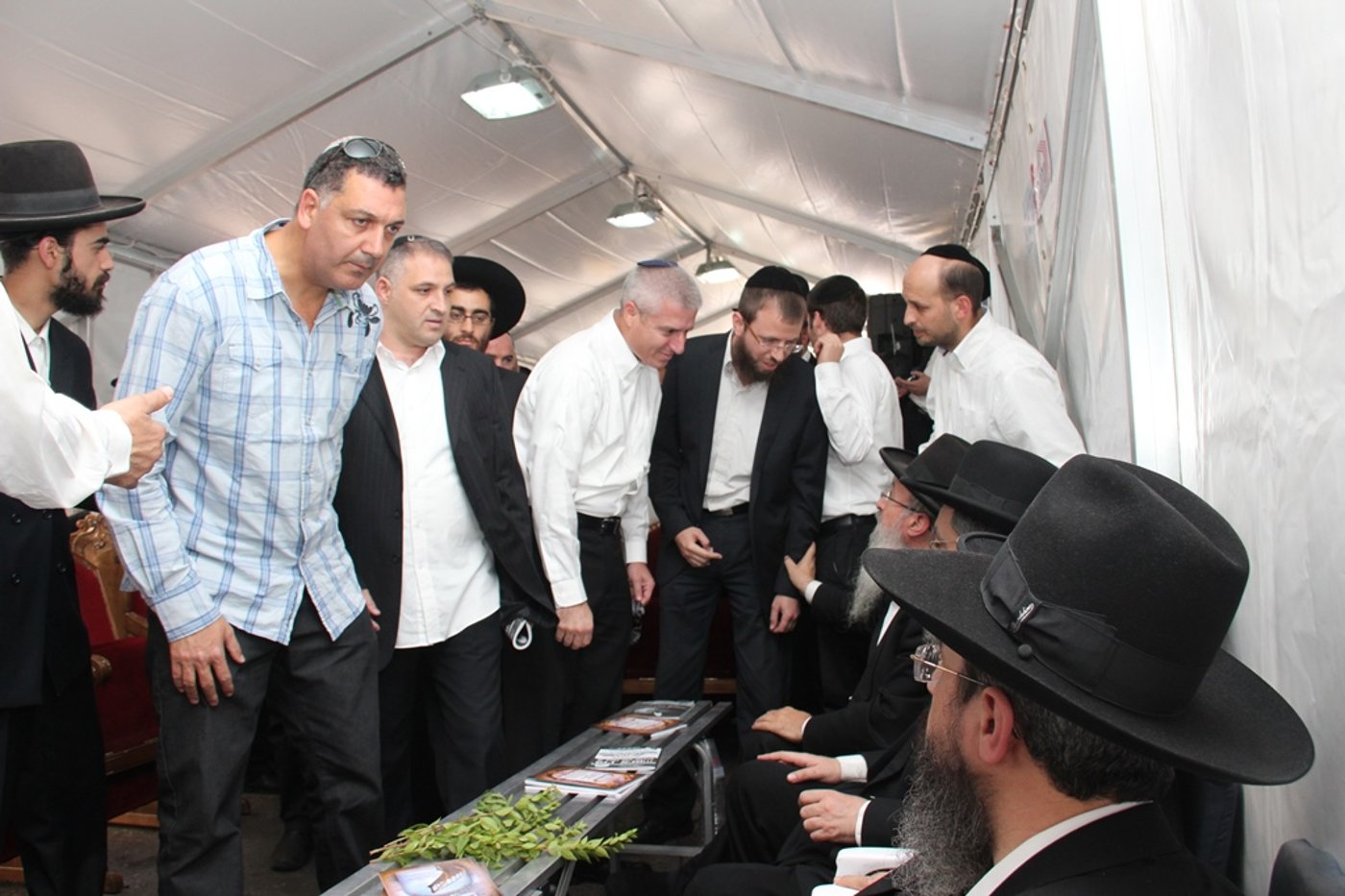 פותחים שבוע בלי מרן הרב עובדיה יוסף • גלריה מהאוהל