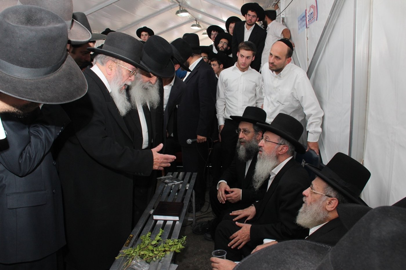 פותחים שבוע בלי מרן הרב עובדיה יוסף • גלריה מהאוהל