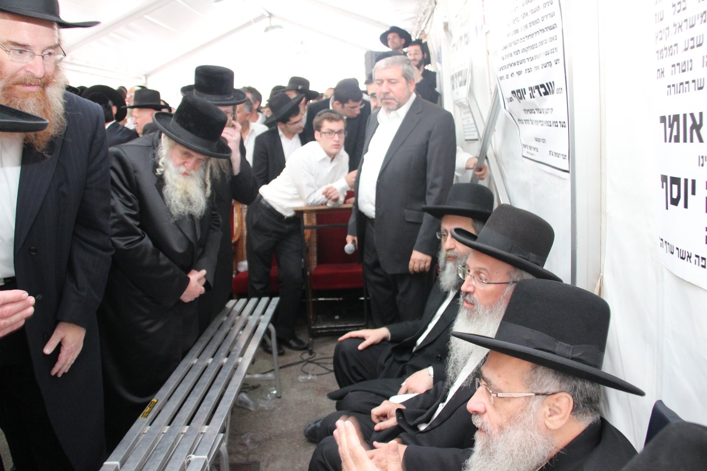 יום אחרון של ניחום אבלים ב'הקבלן 45'. גלריה
