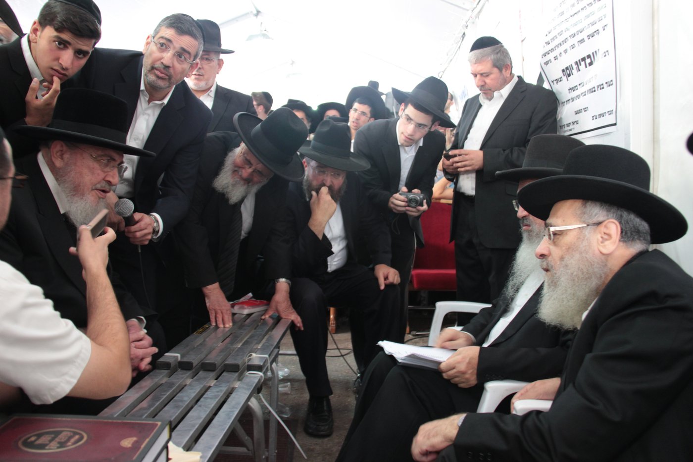 יום אחרון של ניחום אבלים ב'הקבלן 45'. גלריה